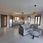 Vallianos D